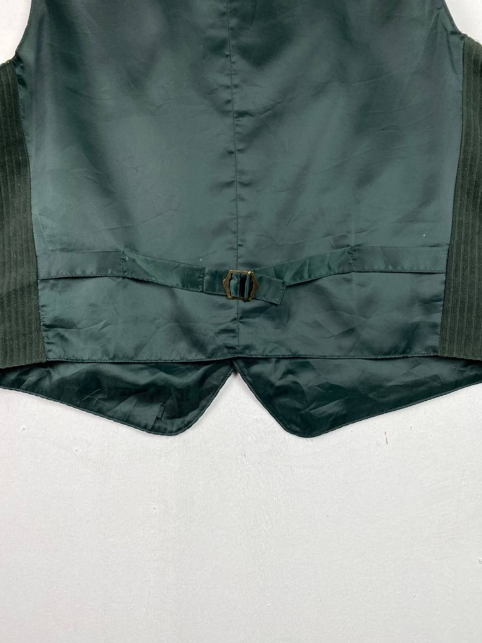 Gianni Valentino vintage gianni valentino corduroy vest nice design Size US M / EU 48-50 / 2 - 7 Thumbnail