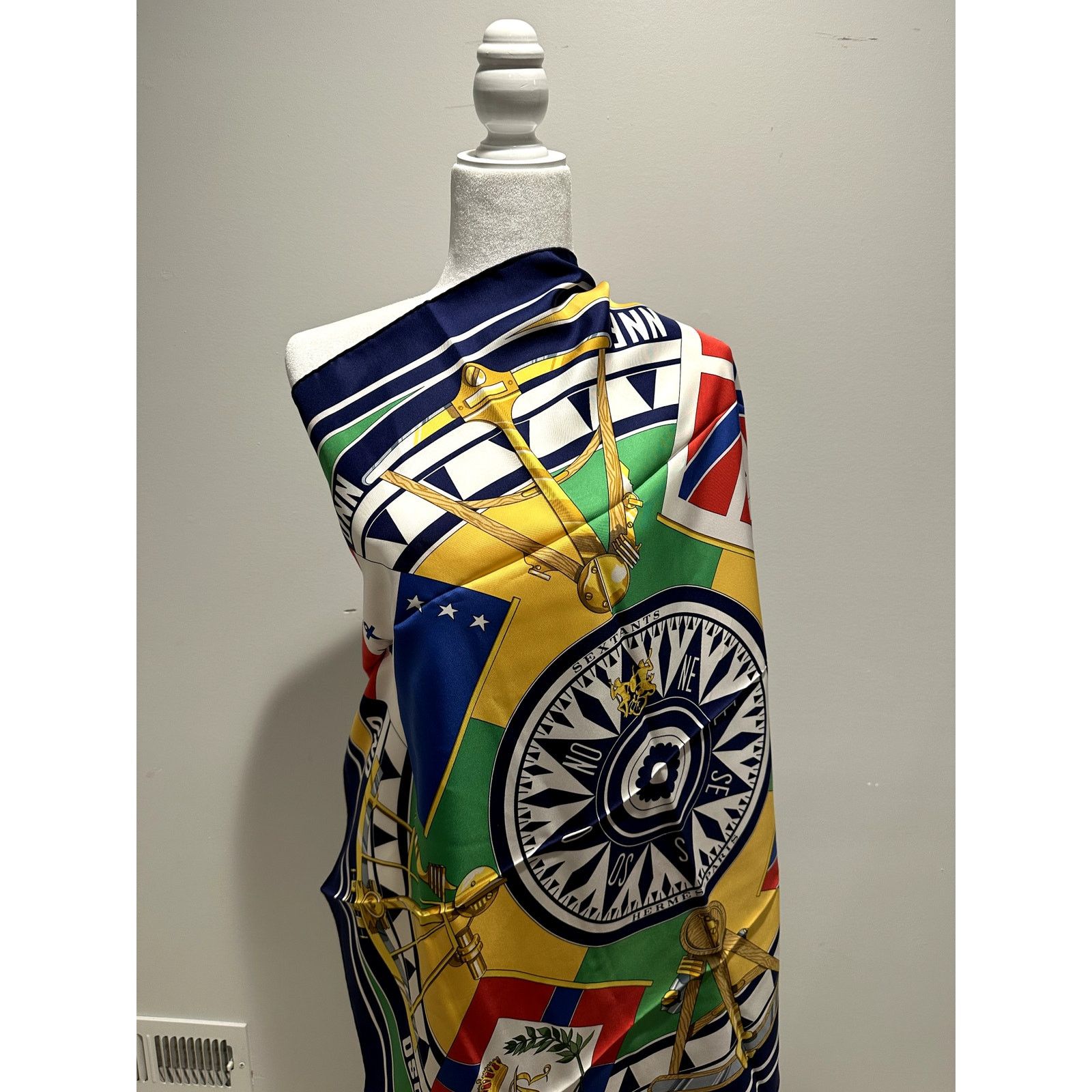 Hermes HERMES Carre 90 Poste et Cavalerie 100% Silk Scarf Box EUC Size ONE SIZE - 7 Thumbnail