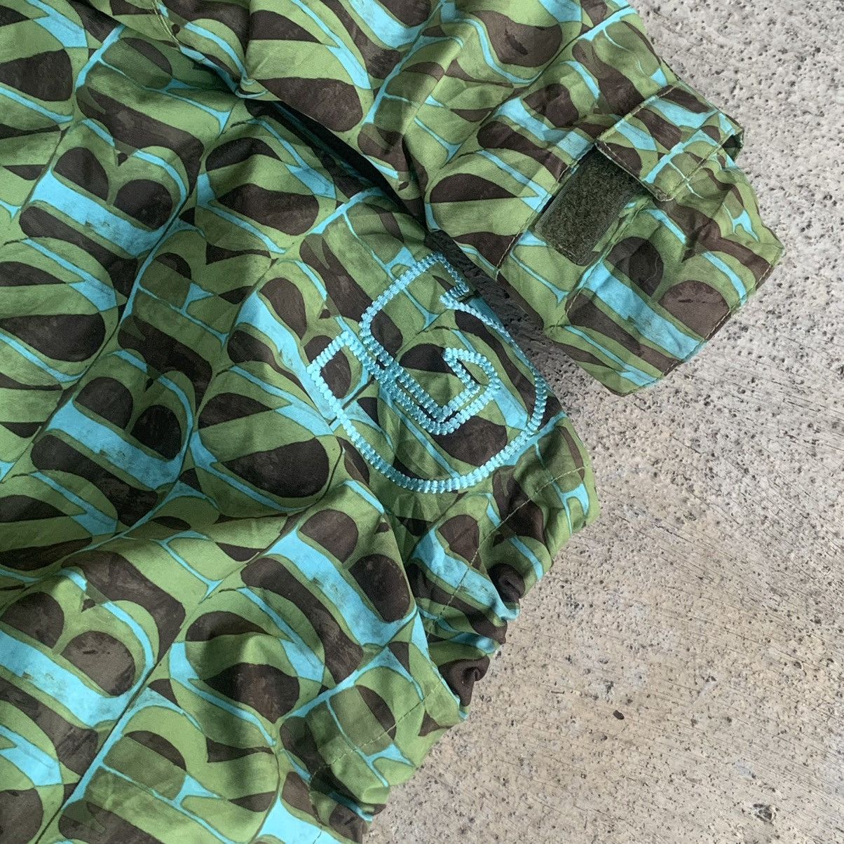 Burton × Vintage Burton full Text over printed outdoor Jacket vintage Size US M / EU 48-50 / 2 - 24 Thumbnail
