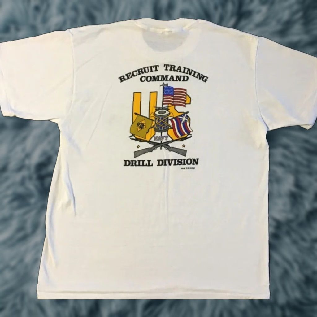 Vintage VINTAGE US Navy Drill Team Shirt M Military Punk Biker 80s 90s White T-Shirt Mens USA Single Stitch Striped Logo Size US M / EU 48-50 / 2 - 1 Thumbnail