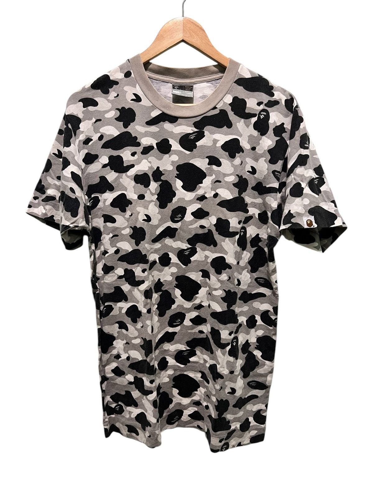 Bape BAPE 1st Camo Gray White T-shirt Size US M / EU 48-50 / 2 - 1 Thumbnail