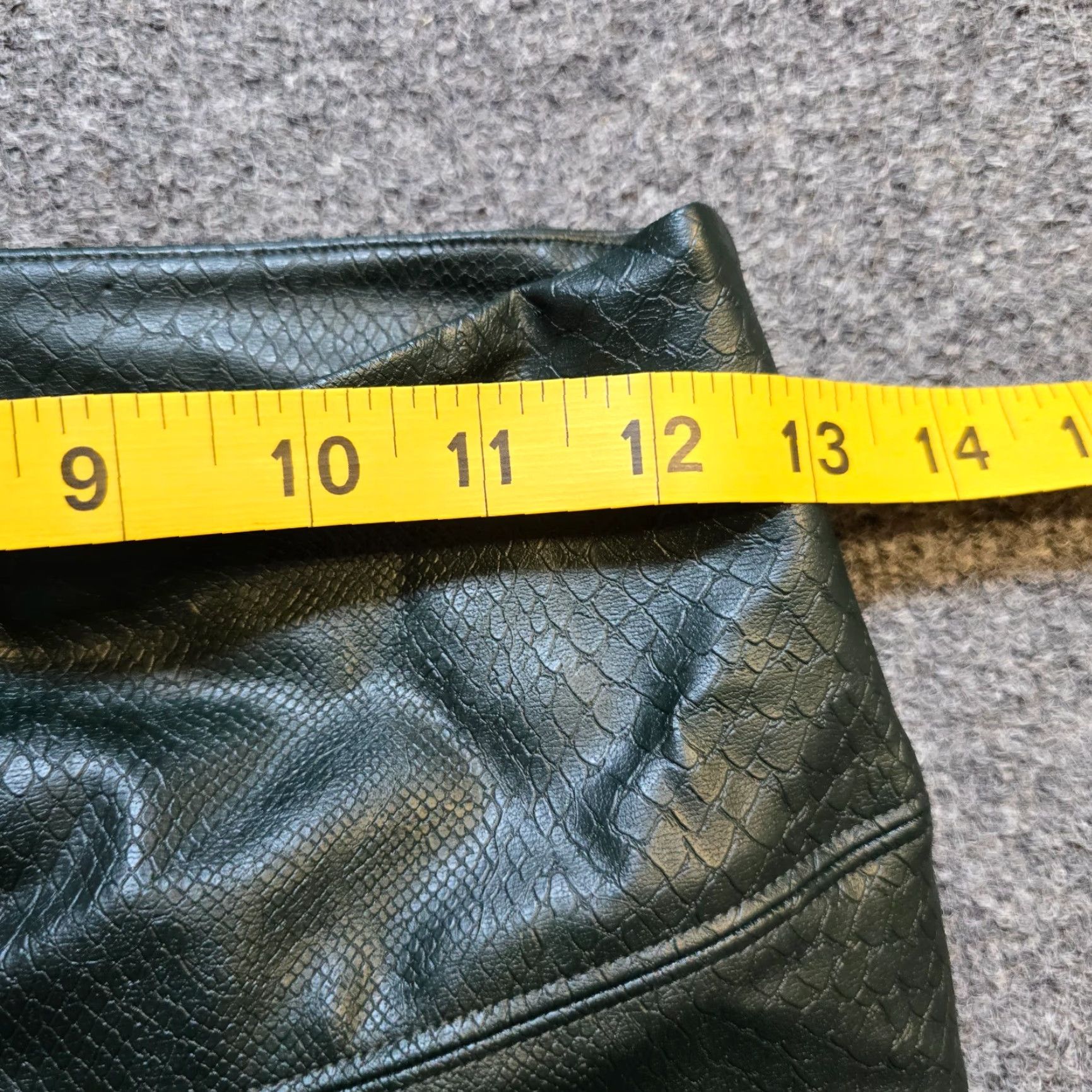 White House Black Market **White House Black Market Green Vegan Leather Women's Skinny Pants** User: White House Black Market Green Vegan Leather Women's Skinny Pants Size 26" / US 2 / IT 38 - 6 Thumbnail