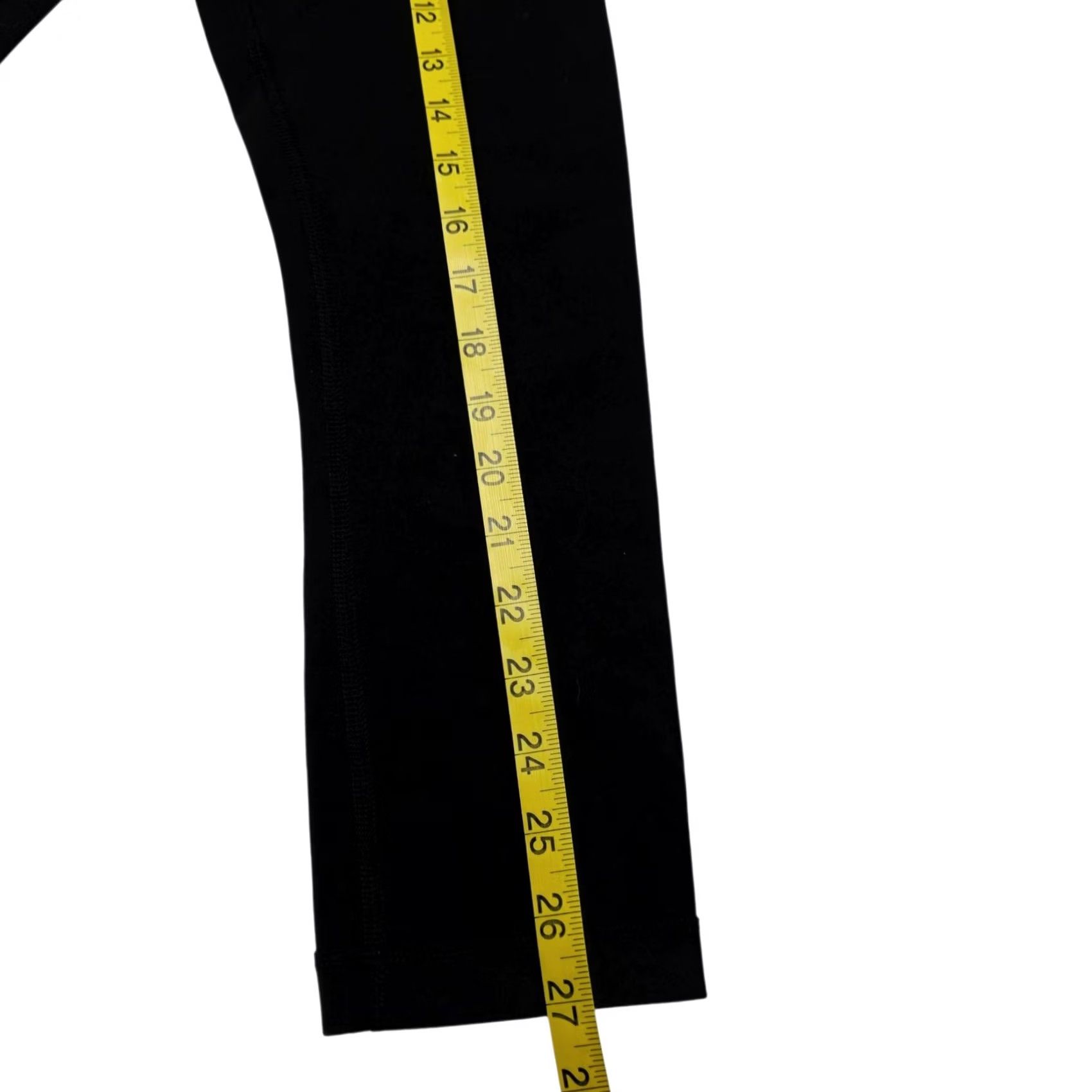Lululemon Lululemon Black Capri Leggings Size 2 Activewear Athleisure Yoga 21” Inseam Women Size 26" / US 2 / IT 38 - 7 Thumbnail