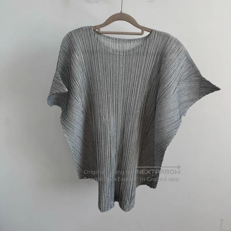 Issey Miyake Issey Miyake Gray Short Sleeve Size L / US 10 / IT 46 - 1 Thumbnail