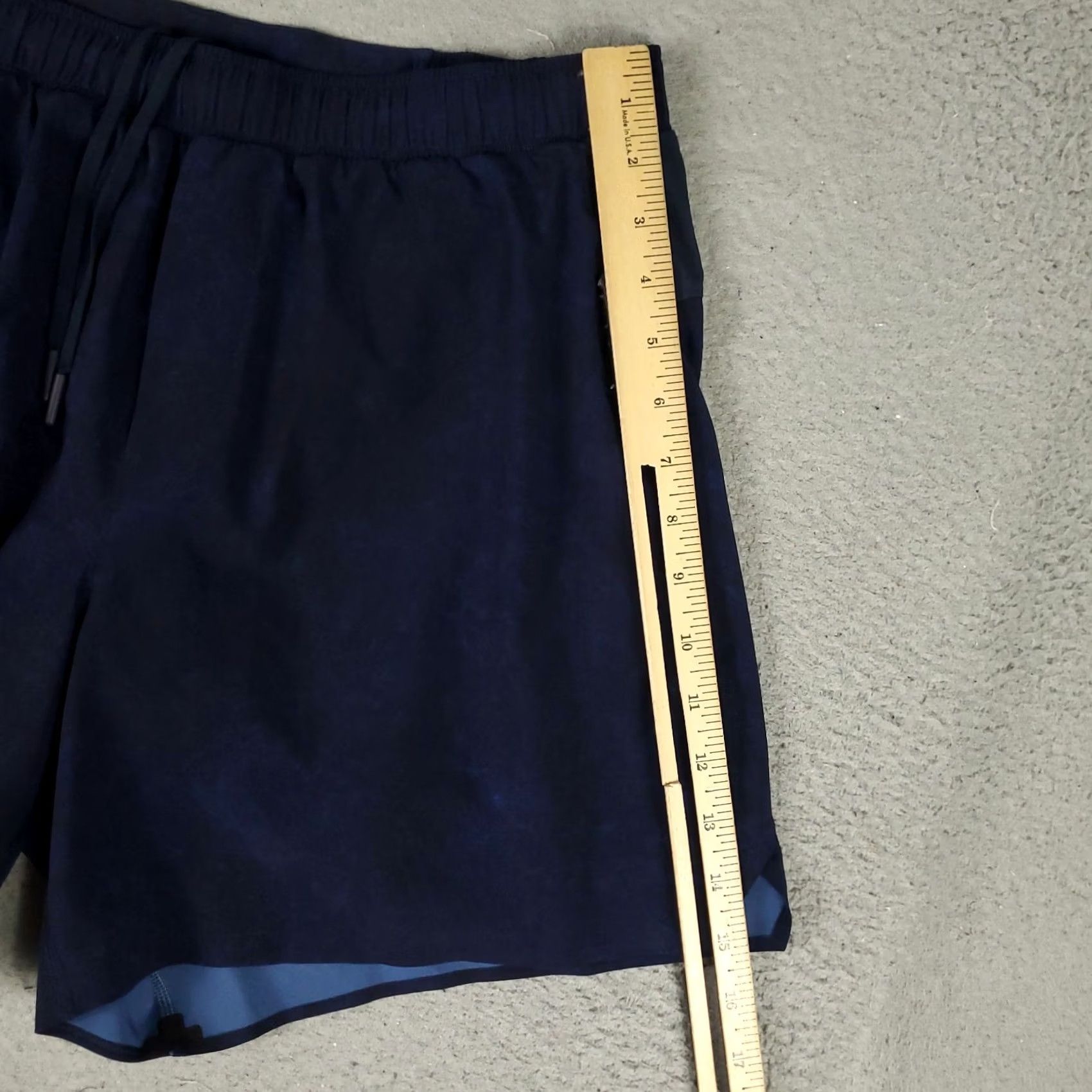 Lululemon Lululemon Shorts Mens Size Large Navy Blue Surge Lined Lace Tie Stretch Athletic Activewear Pockets Regular Size US 33 - 5 Thumbnail