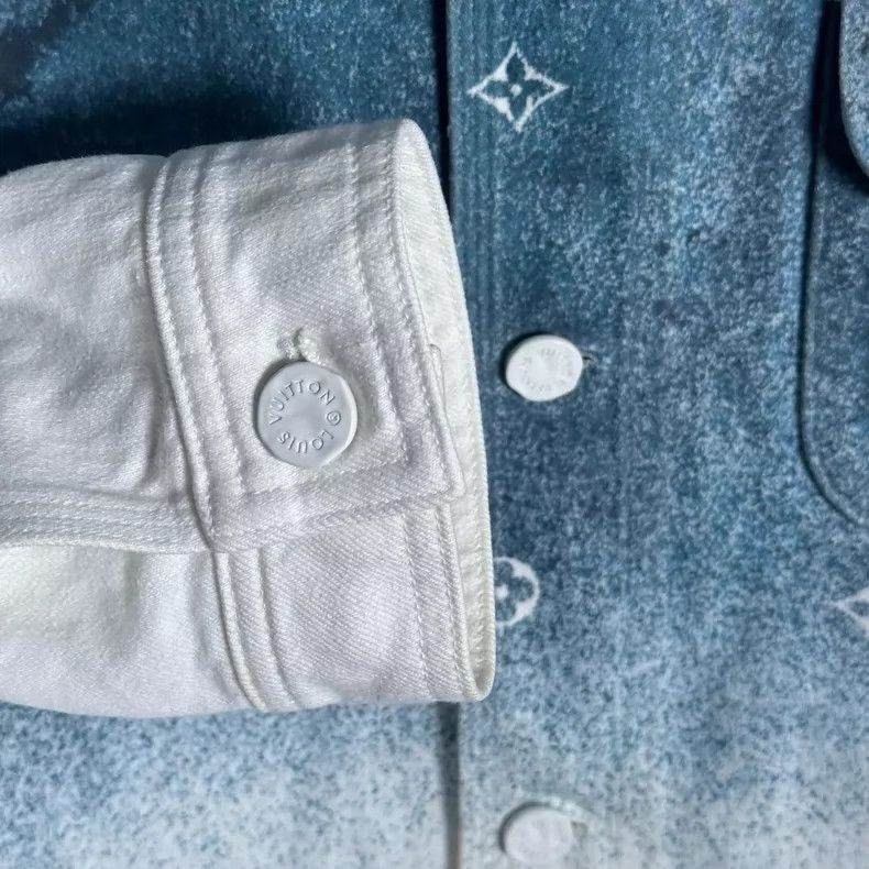 Louis Vuitton Louis Vuitton size 4l Blue starry sky denim jacket Nextarr Size US M / EU 48-50 / 2 - 3 Thumbnail