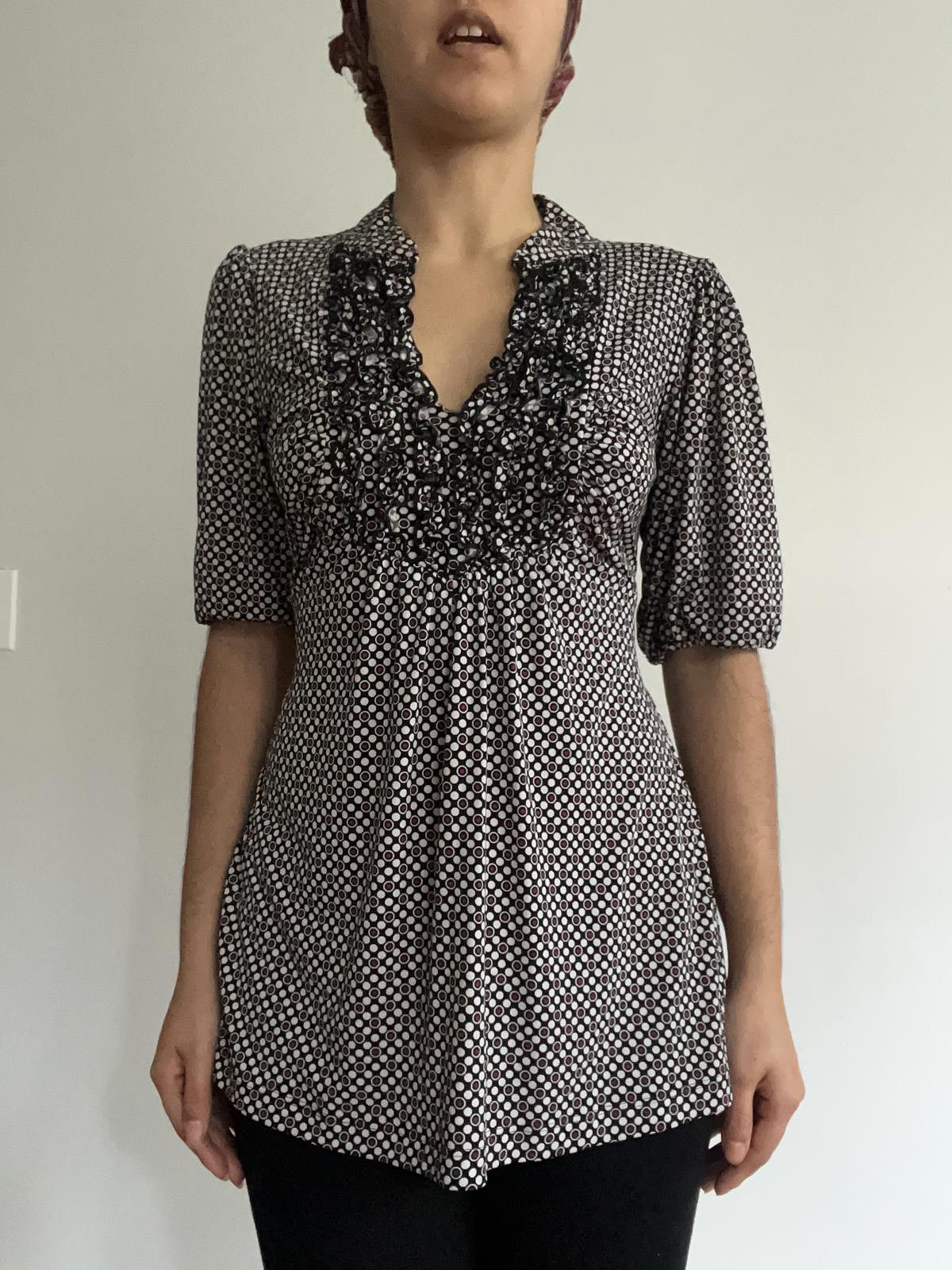 Other Women’s patterned stretchy tight top with frilly neckline Size L / US 10 / IT 46 - 1 Thumbnail