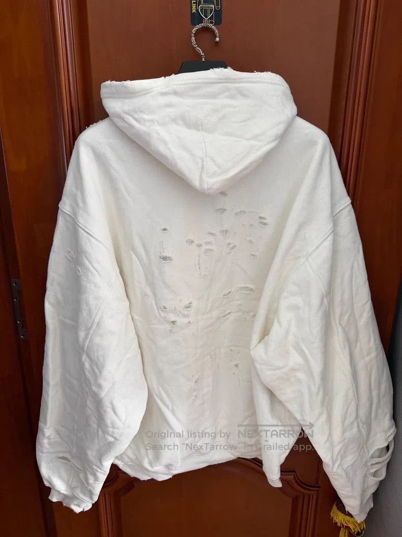 Balenciaga Balenciaga White logo ripped sweatshirt Size US M / EU 48-50 / 2 - 2 Thumbnail