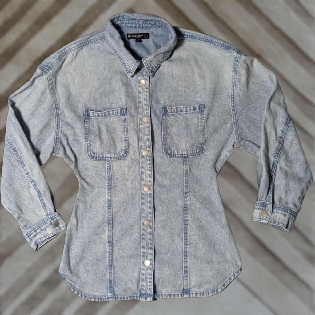 Vintage BLANKNYC Shacket Denim Snap Ruched Back Shirt Jacket Women Small Blue Size S / US 4 / IT 40 - 1 Thumbnail