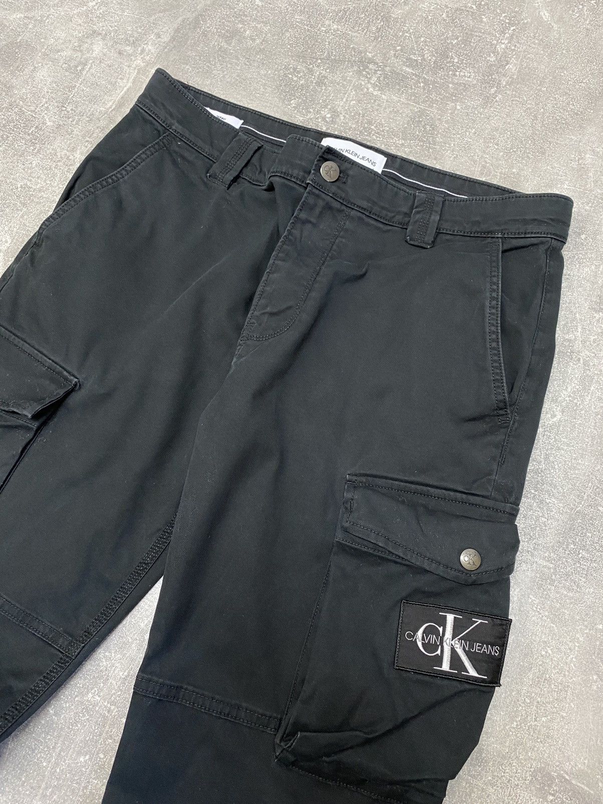 Calvin Klein × Japanese Brand × Vintage Cargo Calvin Klein Pants Pockets Trousers Black Size US 31 - 12 Thumbnail