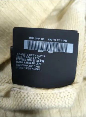 Prada Iconic Prada Fall 2017 Shetland Wool Sweater Size US S / EU 44-46 / 1 - 7 Thumbnail