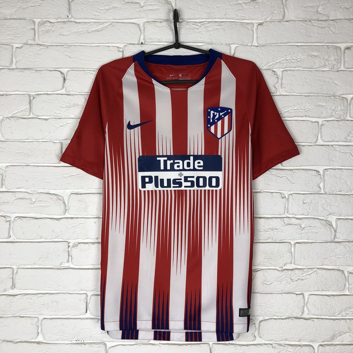 Atletico Madrid 2018 2019 home soccer jersey