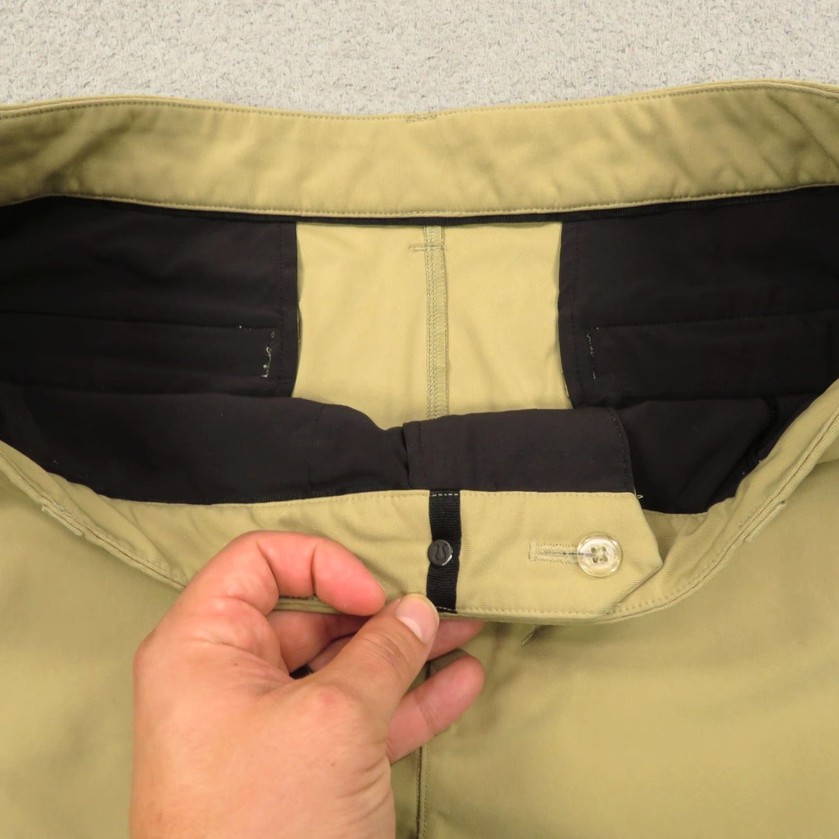 Lululemon Lululemon Shorts Men 34 Commission Slim 8" Warpstreme Tofino Sand Chino Preppy Size US 34 / EU 50 - 5 Thumbnail