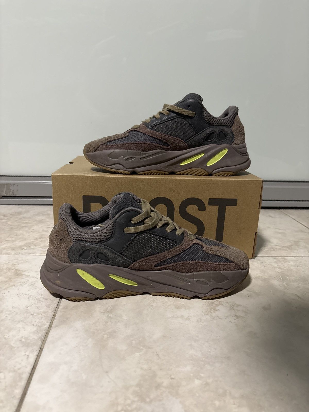 Adidas × Kanye West × Yeezy Adidas Yeezy 700 Mauve - Like New Size US 9 / EU 42 - 2 Thumbnail