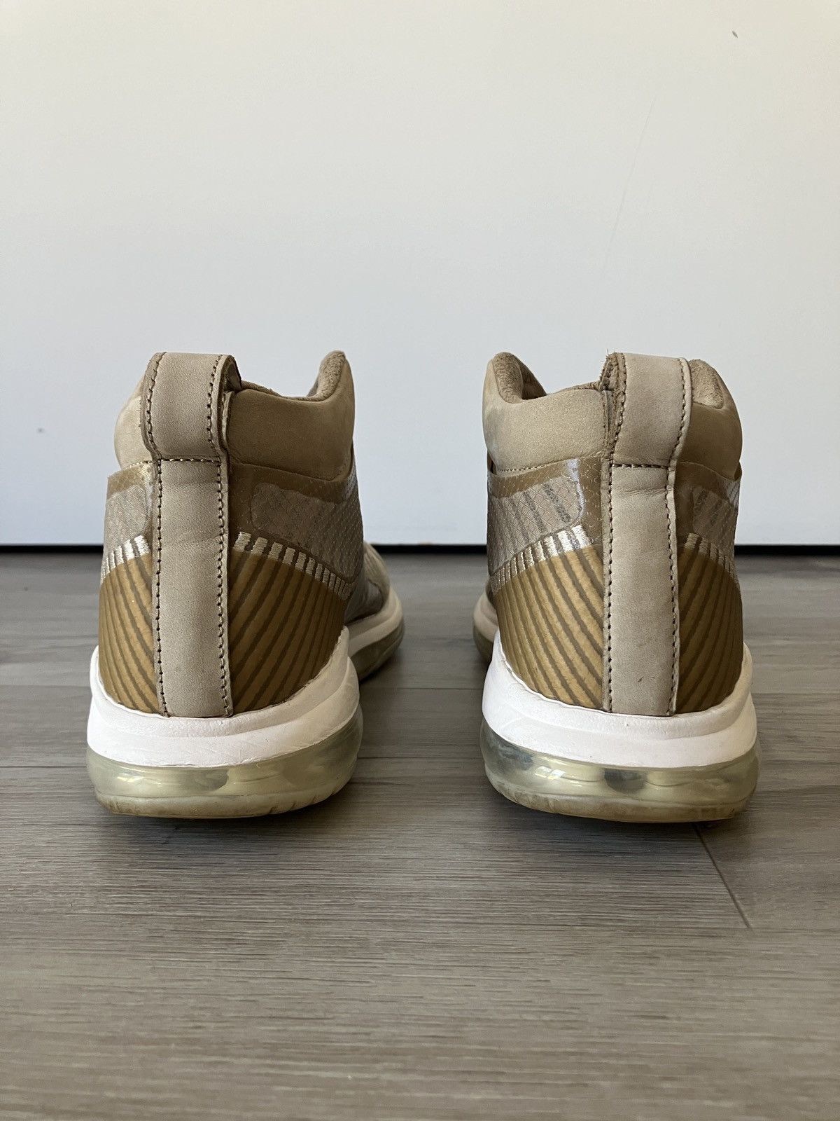 John Elliott × Nike John Elliott x Lebron Icon QS ‘Parachute Beige’ Size US 8 / EU 41 - 4 Thumbnail