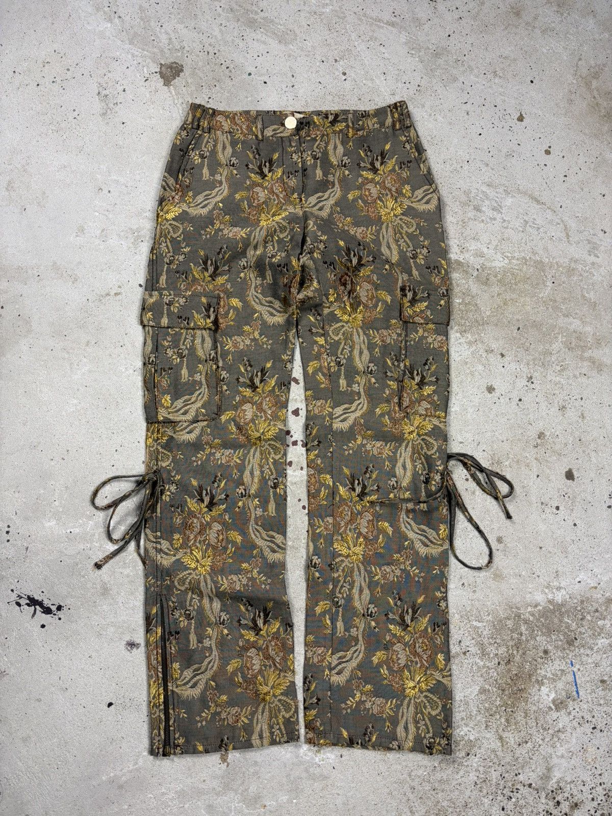 Roberto Cavalli Vintage 2000s Roberto Cavalli Class Floral Cargo Pants Size 30" / US 8 / IT 44 - 1 Thumbnail