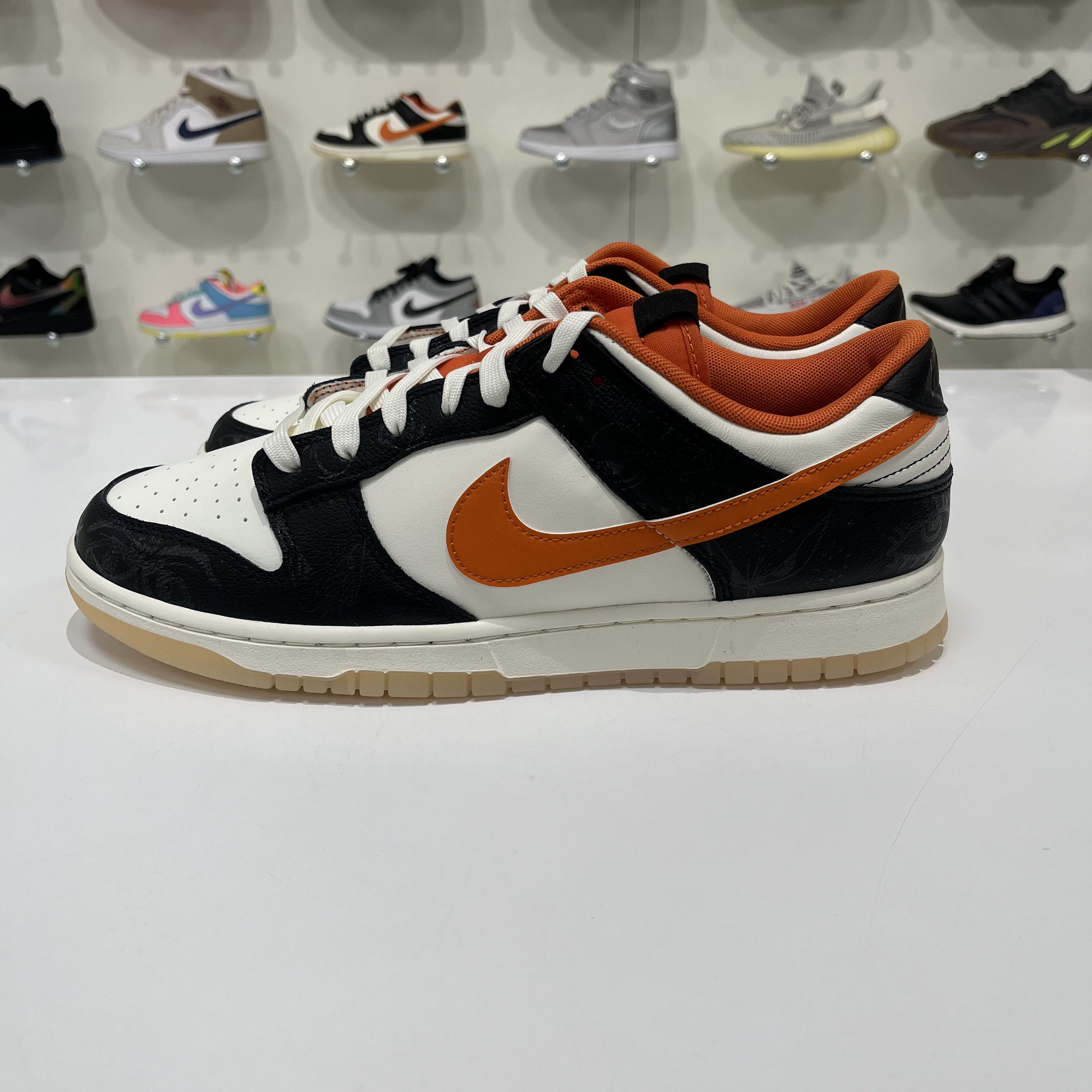 Nike Nike Dunk Low PRM Halloween 2021 Size US 12 / EU 45 - 2 Thumbnail