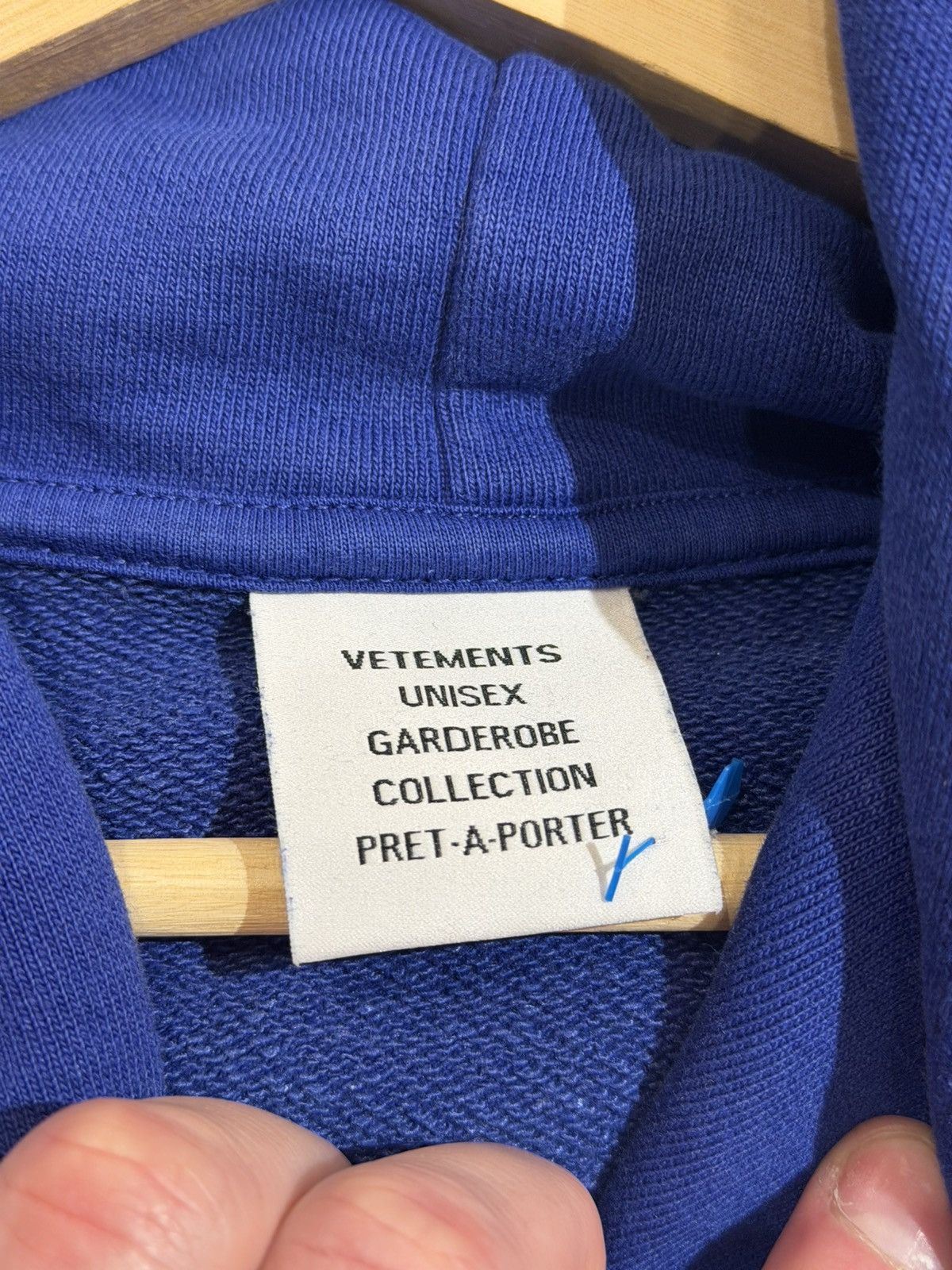 Vetements VETEMENTS Logo Hoodie - Blue Size US S / EU 44-46 / 1 - 6 Thumbnail
