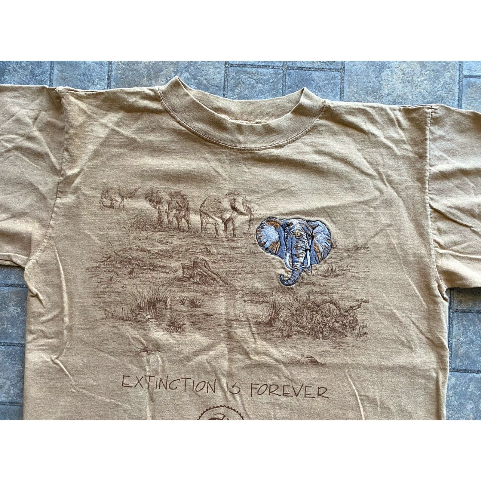 Vintage VINTAGE Dallas Alice T-Shirt Mens Large Brown Elephants Extinction Animals Shirt Size US L / EU 52-54 / 3 - 3 Thumbnail