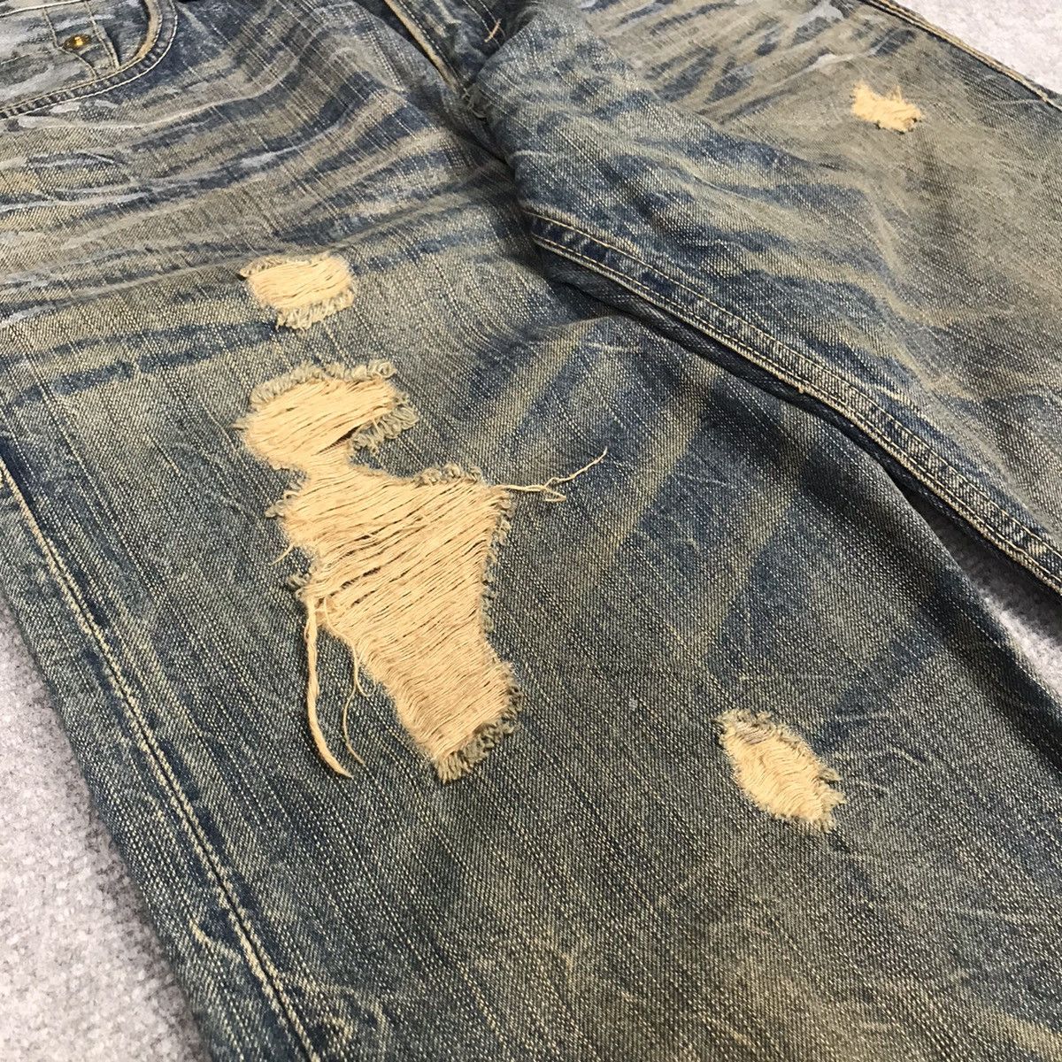 If Six Was Nine × Le Grande Bleu (L.G.B.) DENIM CARFT RUSTY DISTRESSED PAINT STYLE JAPAN JEANS PANTS Size US 32 / EU 48 - 5 Thumbnail