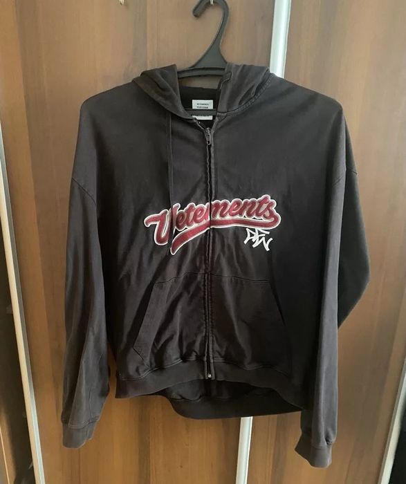 Vetements bro best sale zip hoodie