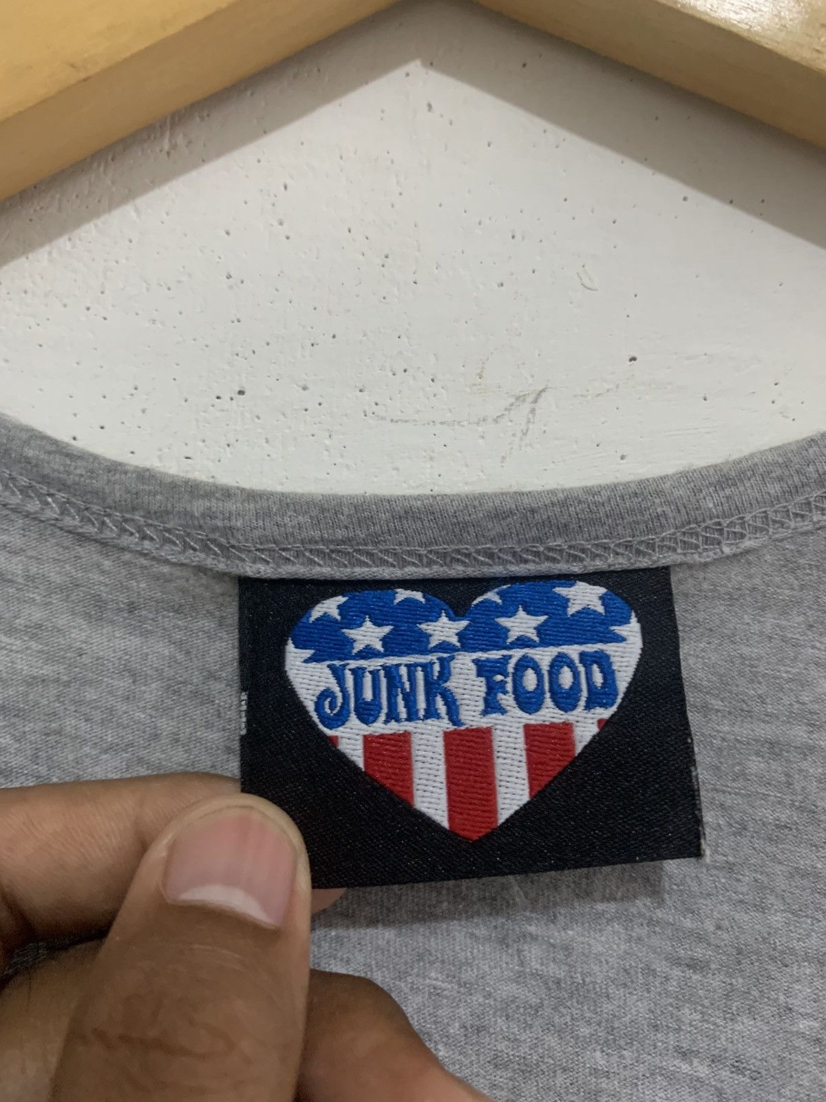 Japanese Brand Vintage Junkfood Mickey shirt Size S / US 4 / IT 40 - 5 Thumbnail