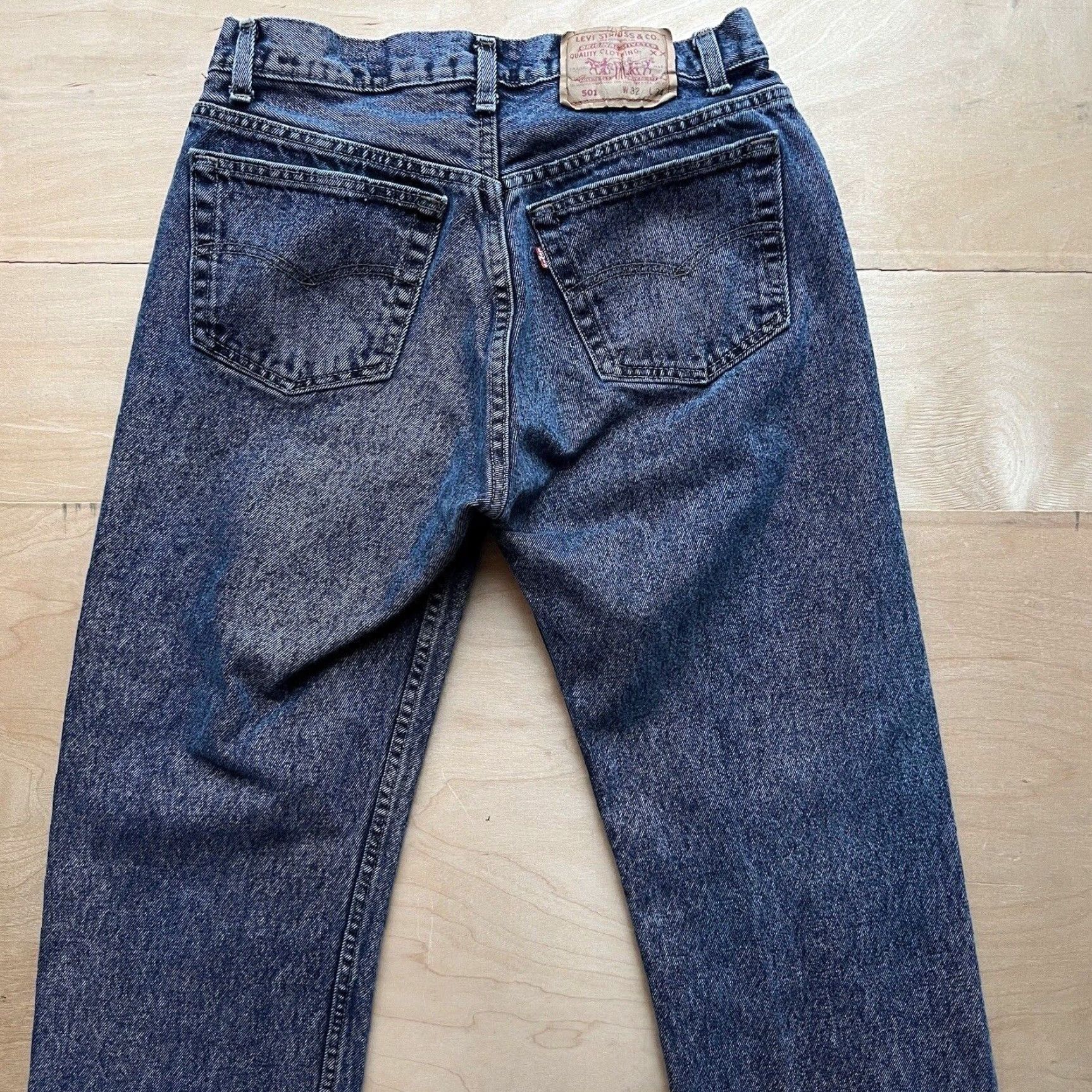Levi's VINTAGE Levi's 501 Jeans 28x32 Denim Dark Wash 80s USA Mid Rise Button Fly Straight Mens Leather Logo 5-Pocket De nim 28 32 Size US 28 / EU 44 - 7 Thumbnail