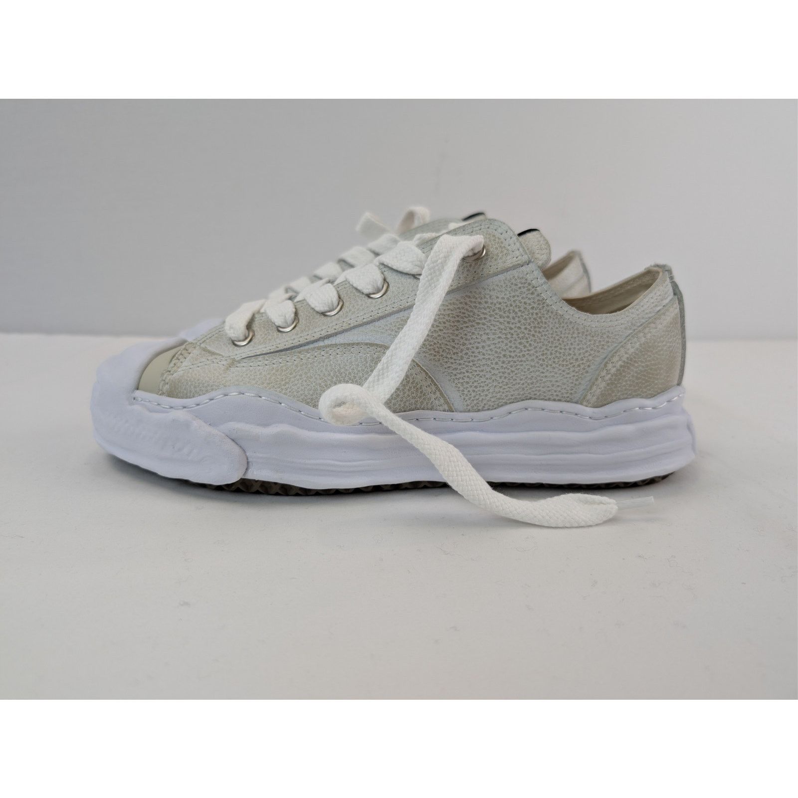 Maison MIHARA YASUHIRO o1rshd1 Hank Original Sole Brushed Sneaker in White Size US 12 / EU 45 - 10 Thumbnail