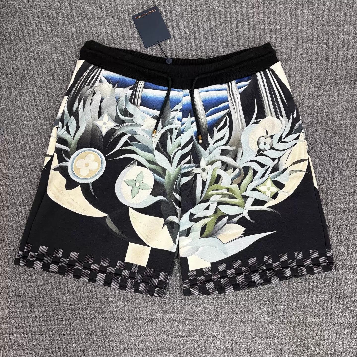 Louis Vuitton Louis Vuitton Victory Flower Short XL New Size 30" / US 8 / IT 44 - 1 Thumbnail