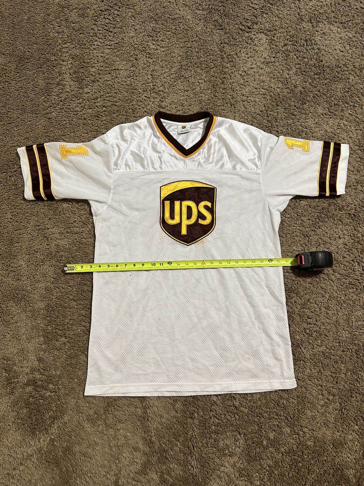 Nike Vintage UPS “brown & white” jersey 00s size large Size US L / EU 52-54 / 3 - 6 Thumbnail