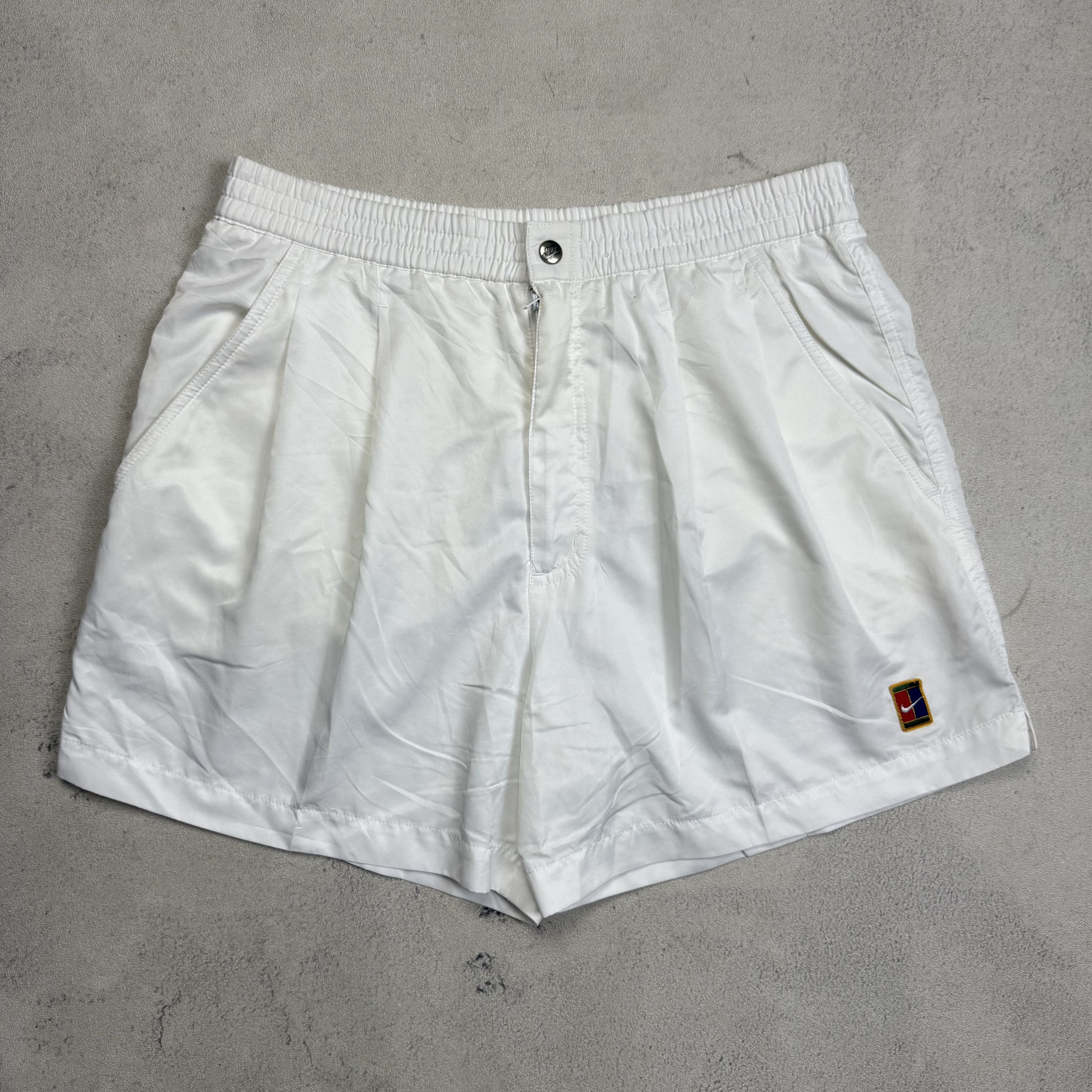 Nike Vintage Nike Tennis Court Short Pants Size US 34 / EU 50 - 1 Thumbnail