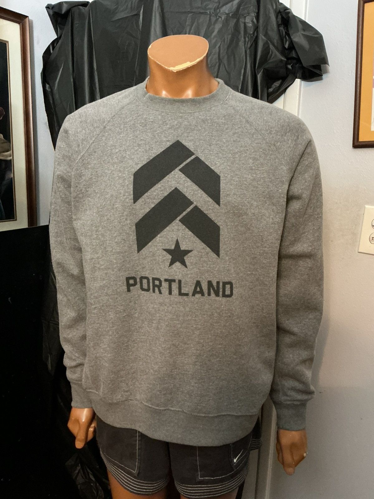 Other Barry’s Bootcamp Portland Gym Fitness Rank Sweatshirt Size US L / EU 52-54 / 3 - 7 Thumbnail