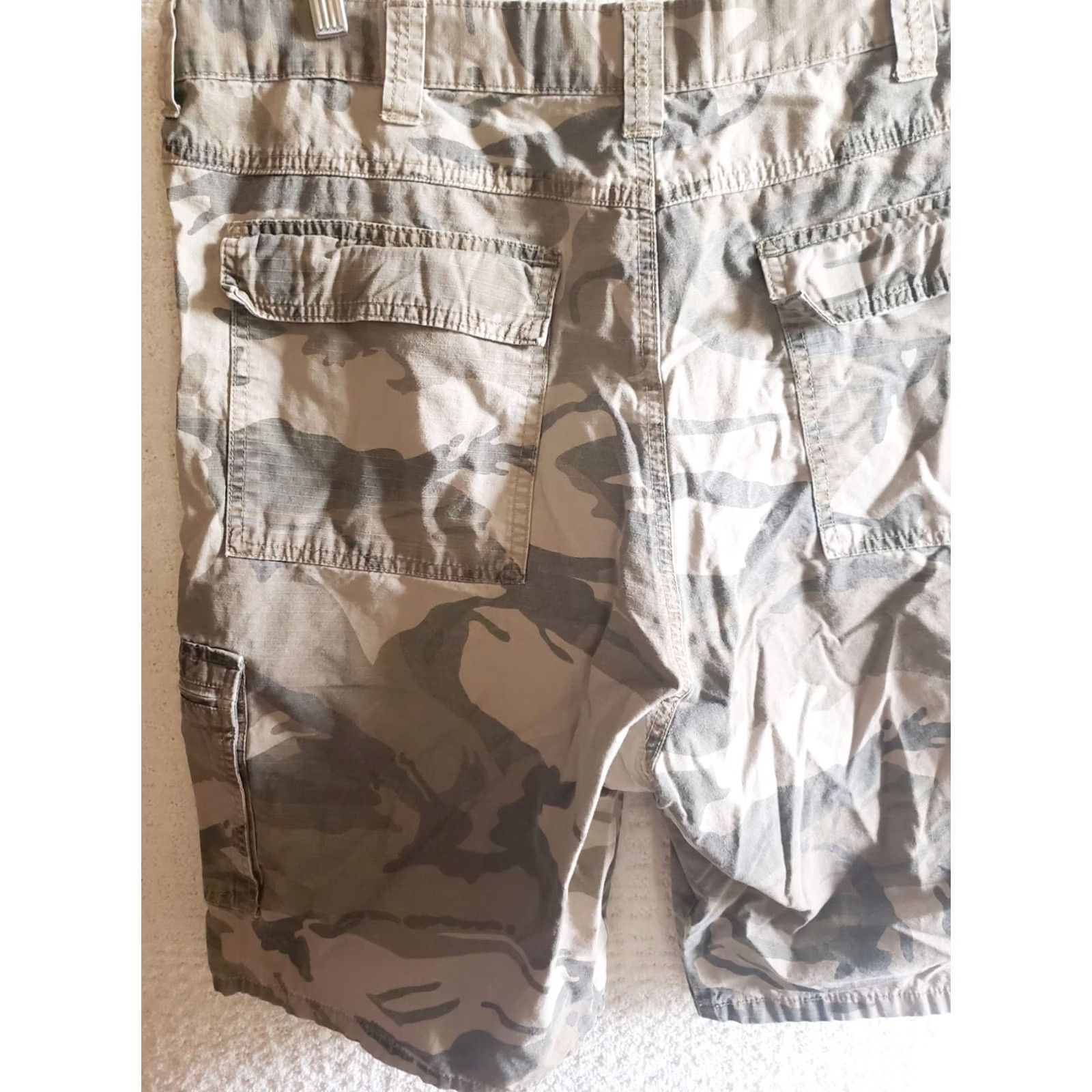 Wrangler Wrangler Shorts Mens 40 Green Men Camo Cargo size Flat Front Camouflauge Size US 40 / EU 56 - 7 Thumbnail