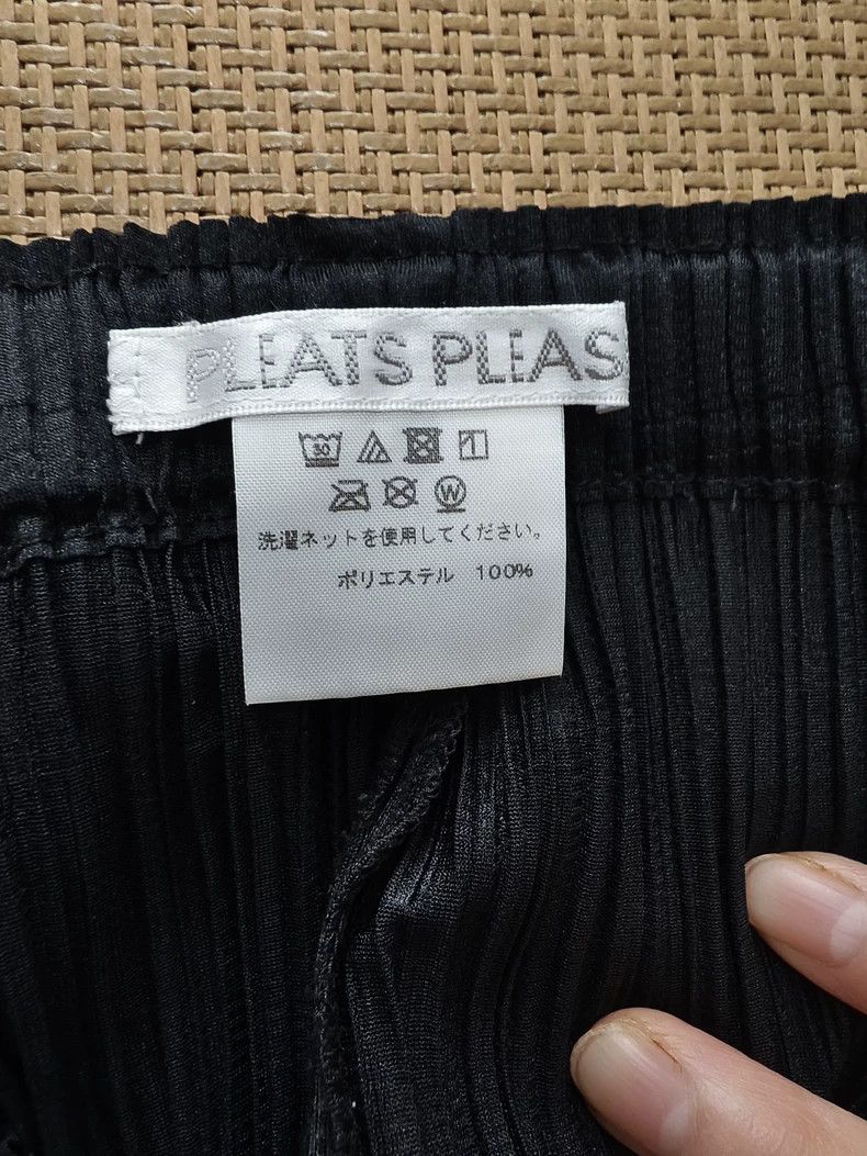 Issey Miyake Issey Miyake size:2 Black pleated pants Size 31" - 3 Thumbnail