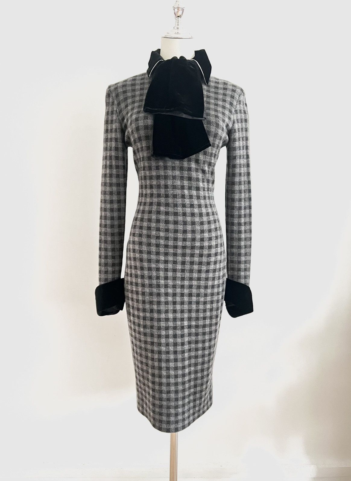 Gianfranco Ferre Gianfranco Ferré 1990s Wool Dress Grey Check Size XS / US 0-2 / IT 36-38 - 1 Thumbnail