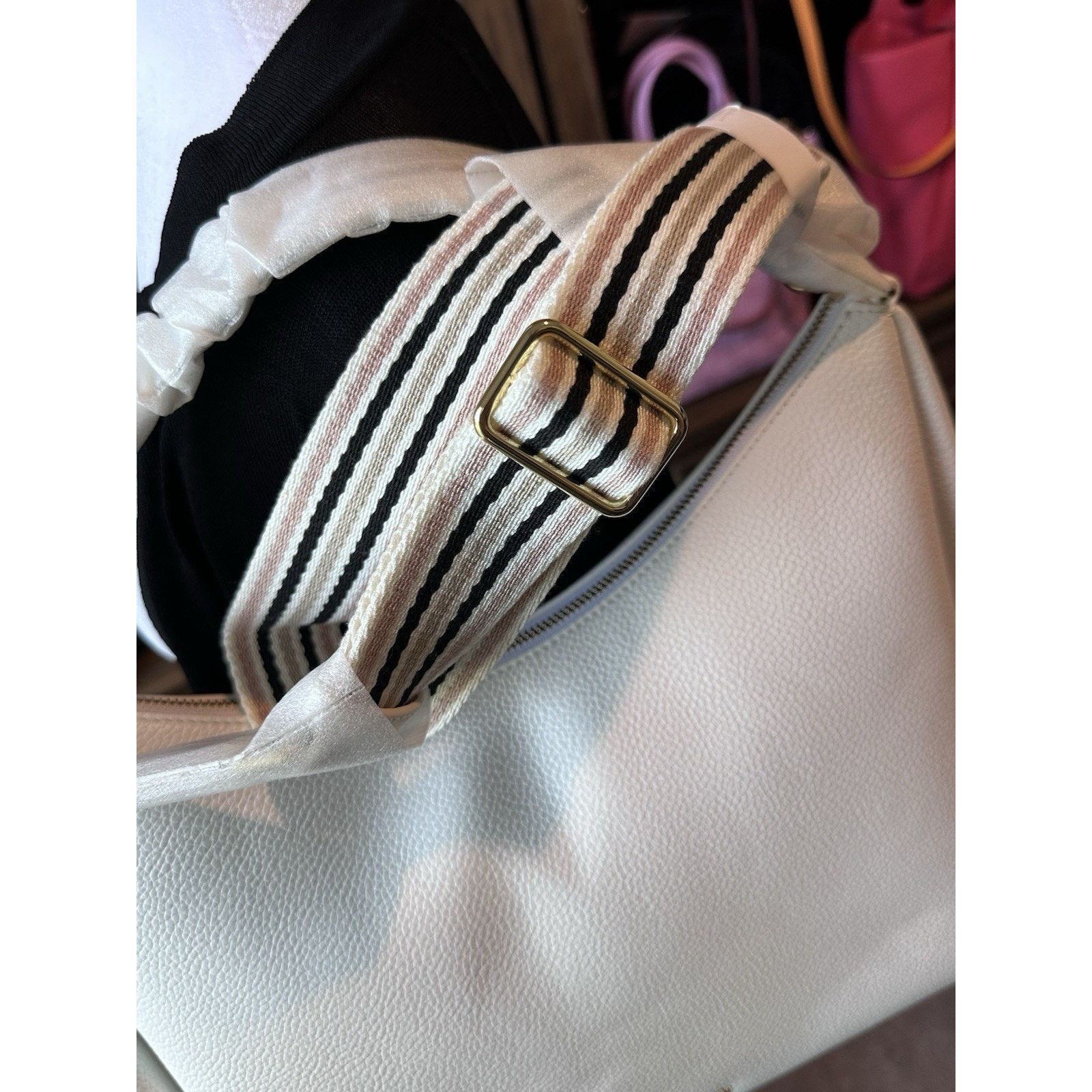 Dkny Hailey Hobo Crossbody $198 MSRP New NWT