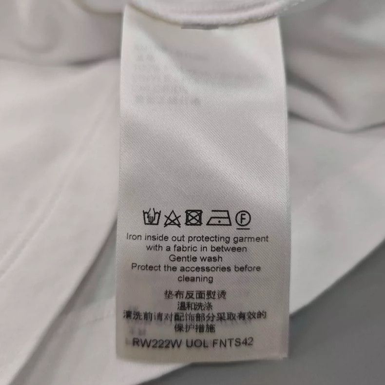 Louis Vuitton Louis Vuitton White three-dimensional logo chain short slee Size US S / EU 44-46 / 1 - 6 Thumbnail