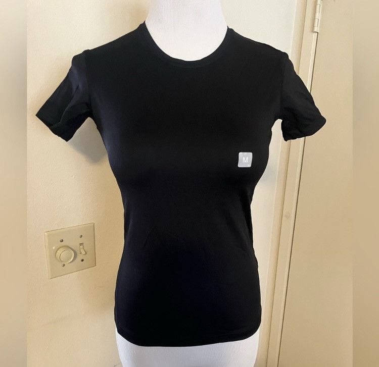 Uniqlo Uniqlo Activewear T-shirt Size M Womens Black Size M / US 6-8 / IT 42-44 - 2 Thumbnail