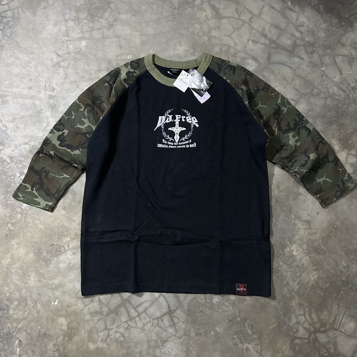 Japanese Brand DJ FREE TRIBAL DESIGN POEM REGLAN CAMO LONGSLEEVE Size US L / EU 52-54 / 3 - 1 Thumbnail
