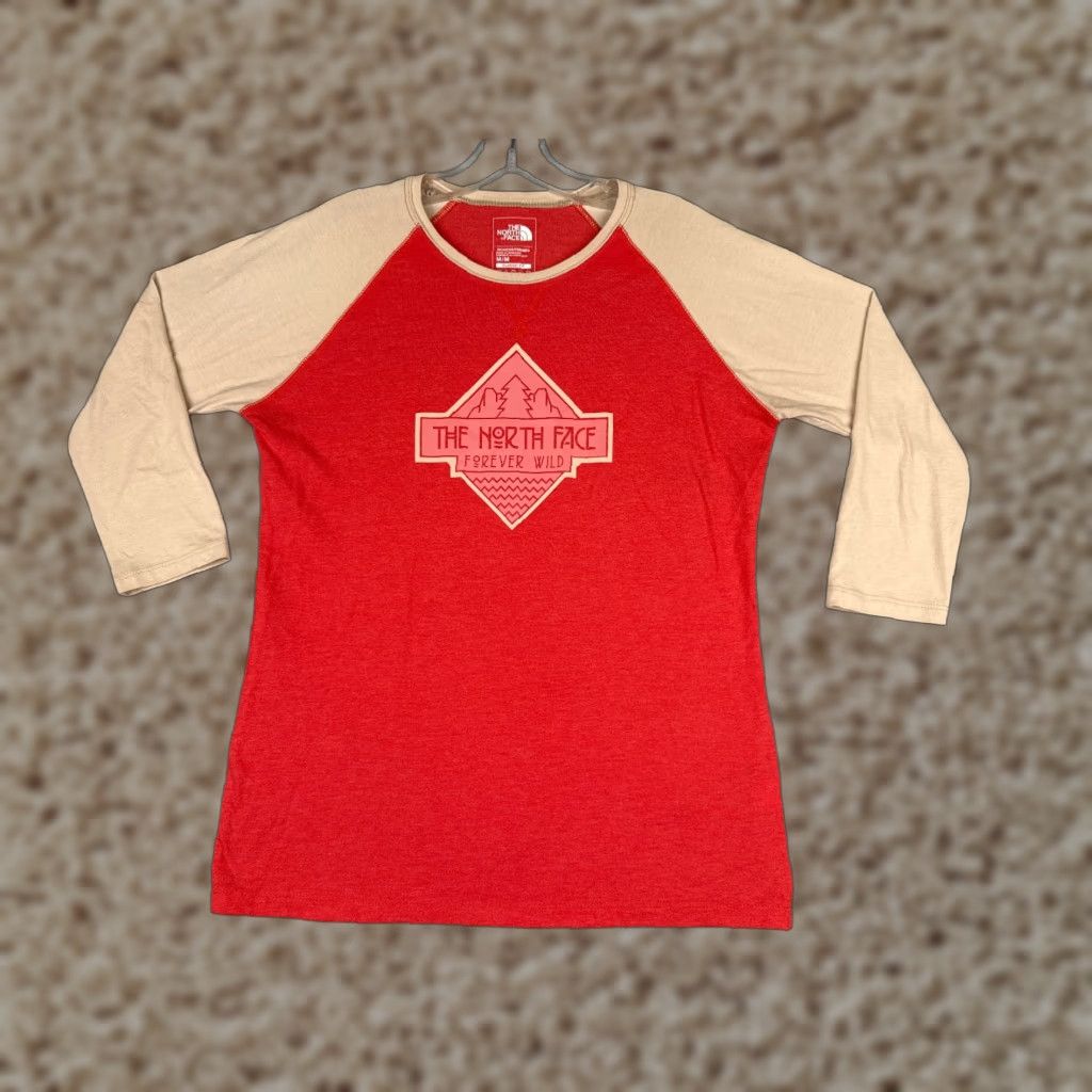 The North Face Shirt Women M Red Raglan 3/4 Sleeve Cotton Blend Jersey Crew Neck Pullover Basic Outdoor All Seasons Casual Travel Womens