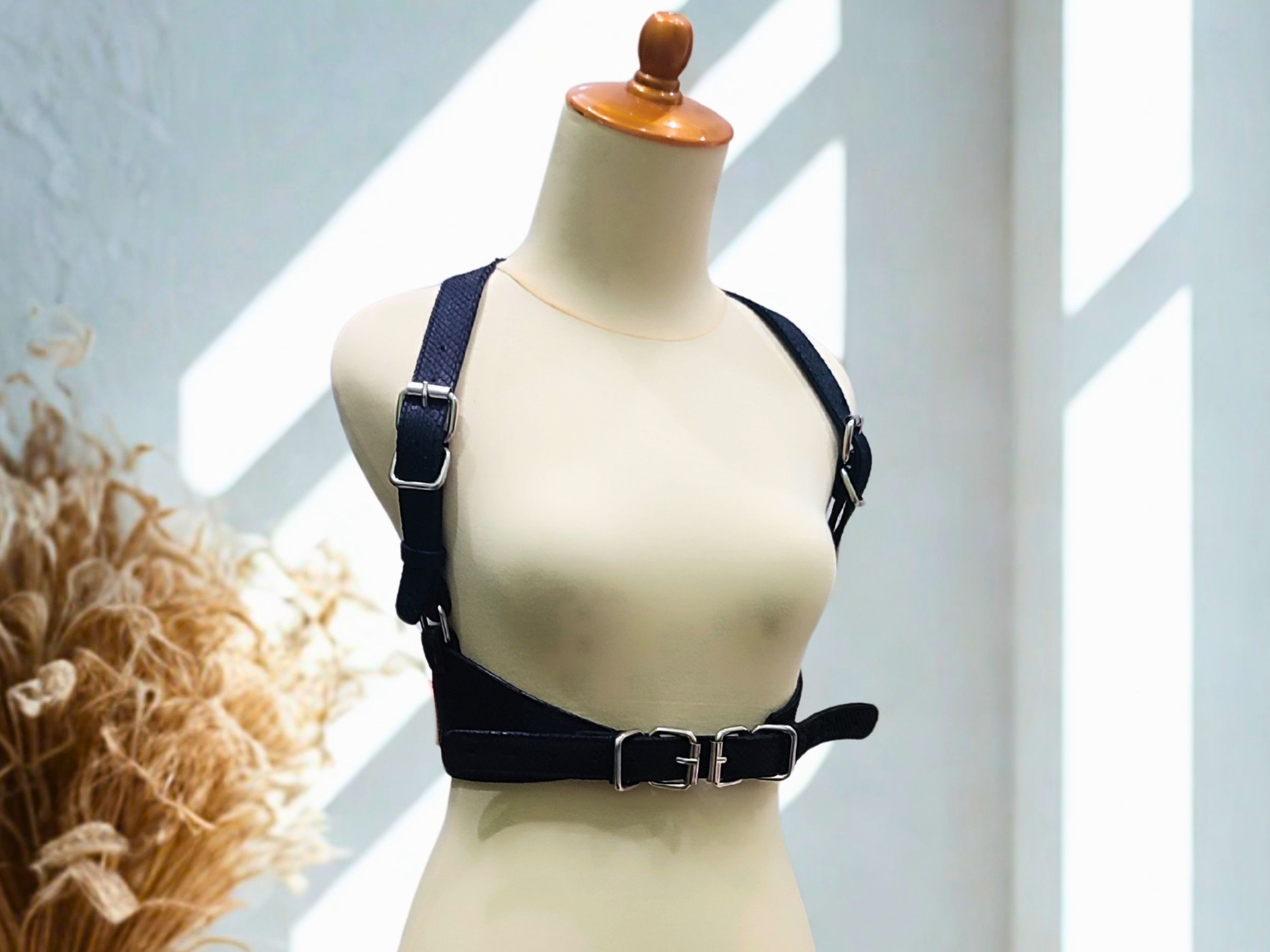 Handmade Y Strap Snakeskin Leather Waist Harness Size ONE SIZE - 1 Thumbnail