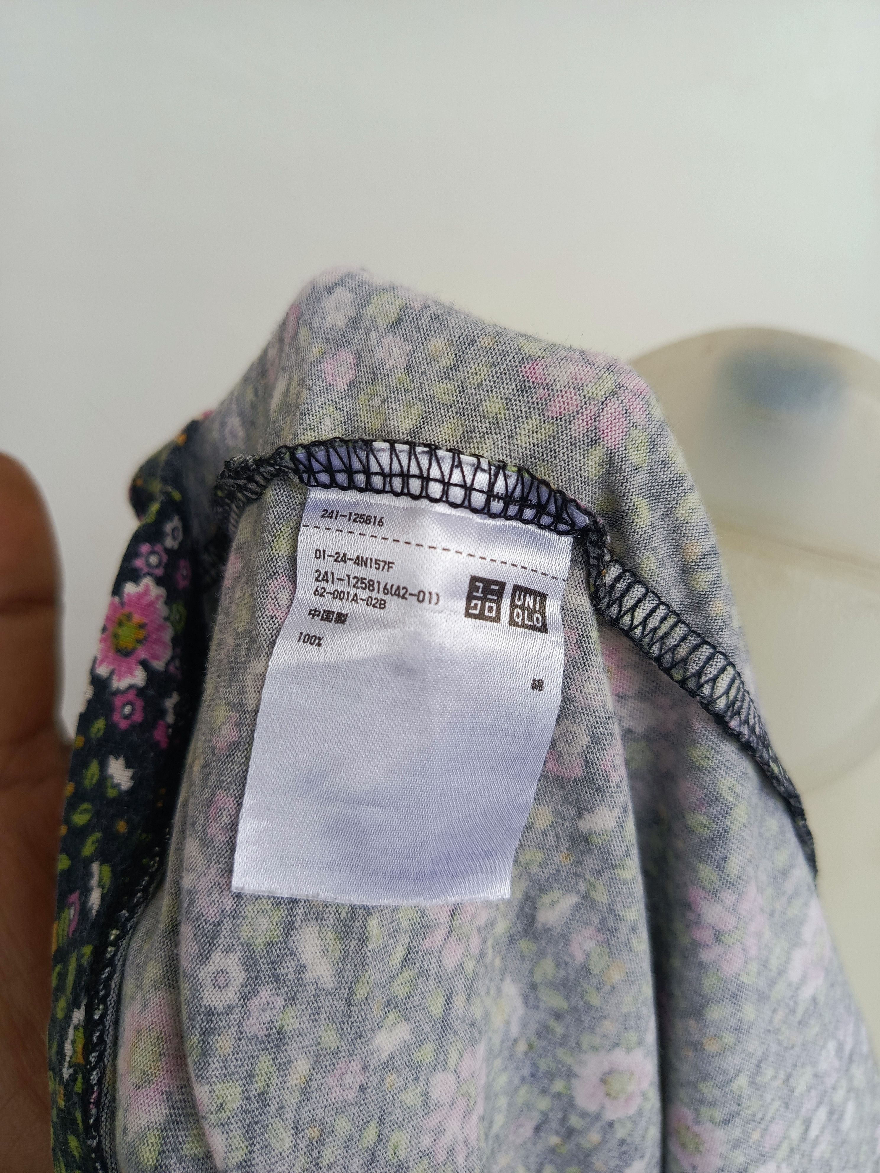 Japanese Brand Uniqlo x Valdrome Floral Tee Small Flower French Style Size L / US 10 / IT 46 - 7 Thumbnail