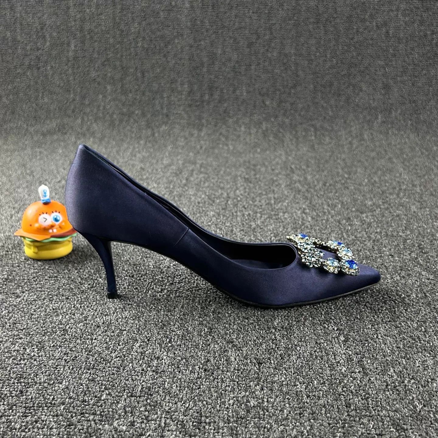 Roger Vivier Roger Vivier Purple Satin Crystal Buckle Heels 36.5 Size US 6 / IT 36 - 4 Thumbnail