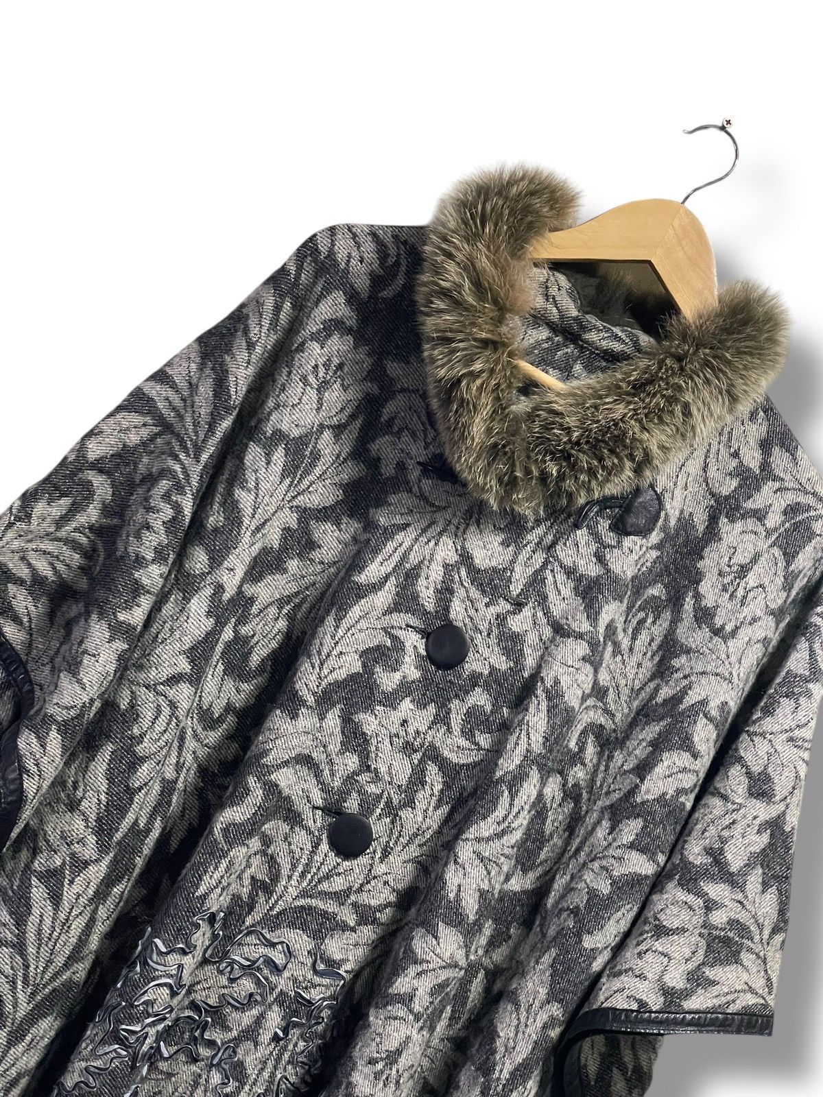 Japanese Brand × Vintage Japanese Brand Fur Shawl Printed Capes (105) Size US XXL / EU 58 / 5 - 2 Thumbnail