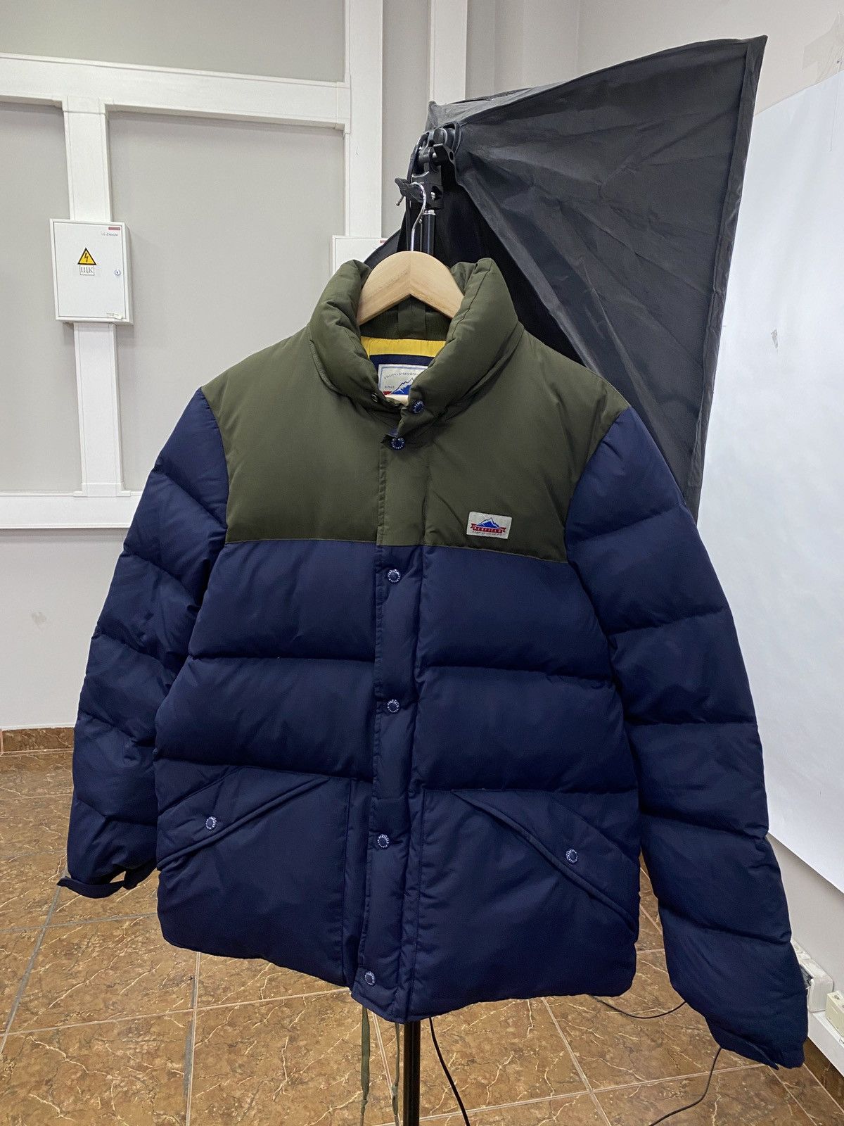 image of Penfield Puffer Jacket Retro Hype Y2K in Dark Blue, Men's (Size Large)
