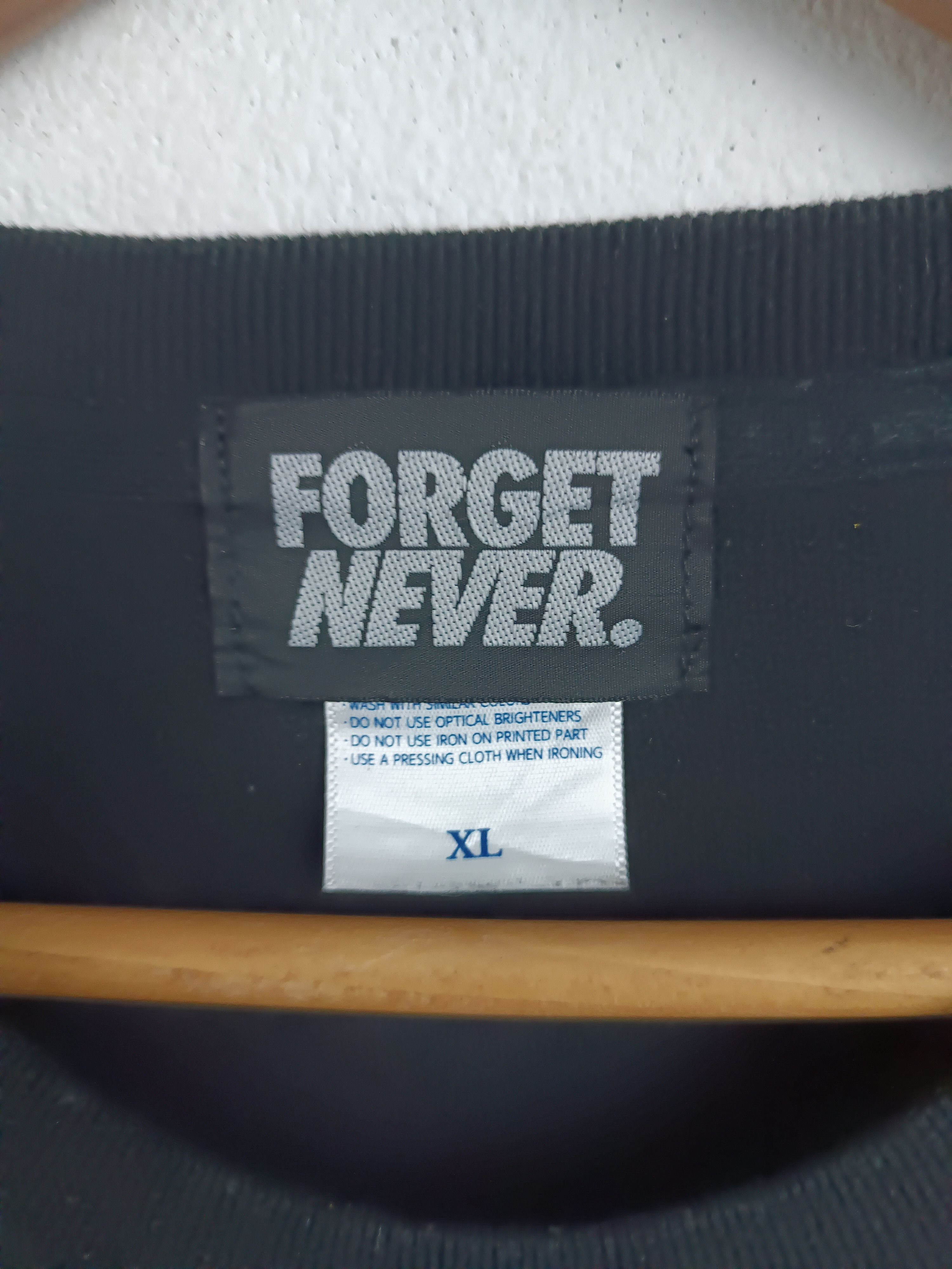 Japanese Brand VINTAGE FORGET NEVER LIFES A BXTCH TEE FUNNY HUMOR Y2K Size US L / EU 52-54 / 3 - 8 Thumbnail