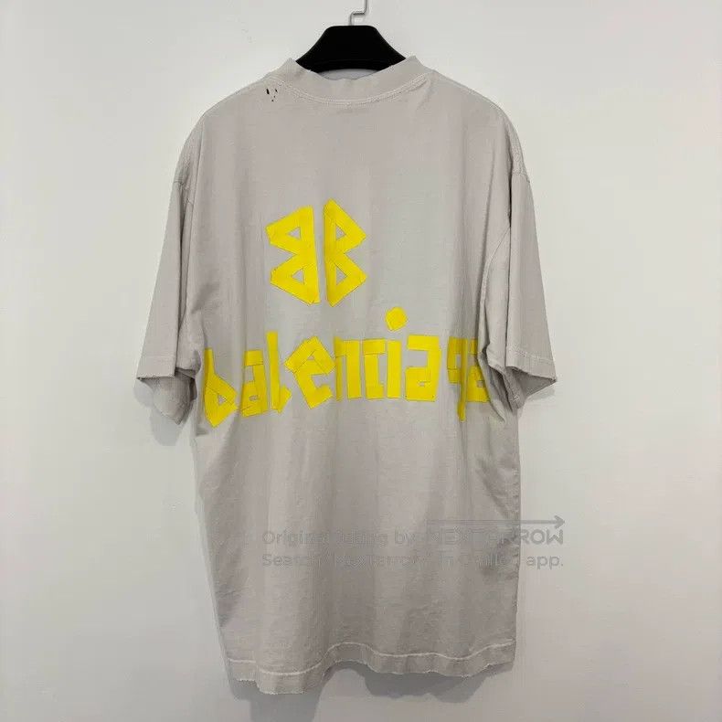 Balenciaga Balenciaga White Distressed Front and Back Tape Logo Short Size US XS / EU 42 / 0 - 2 Thumbnail