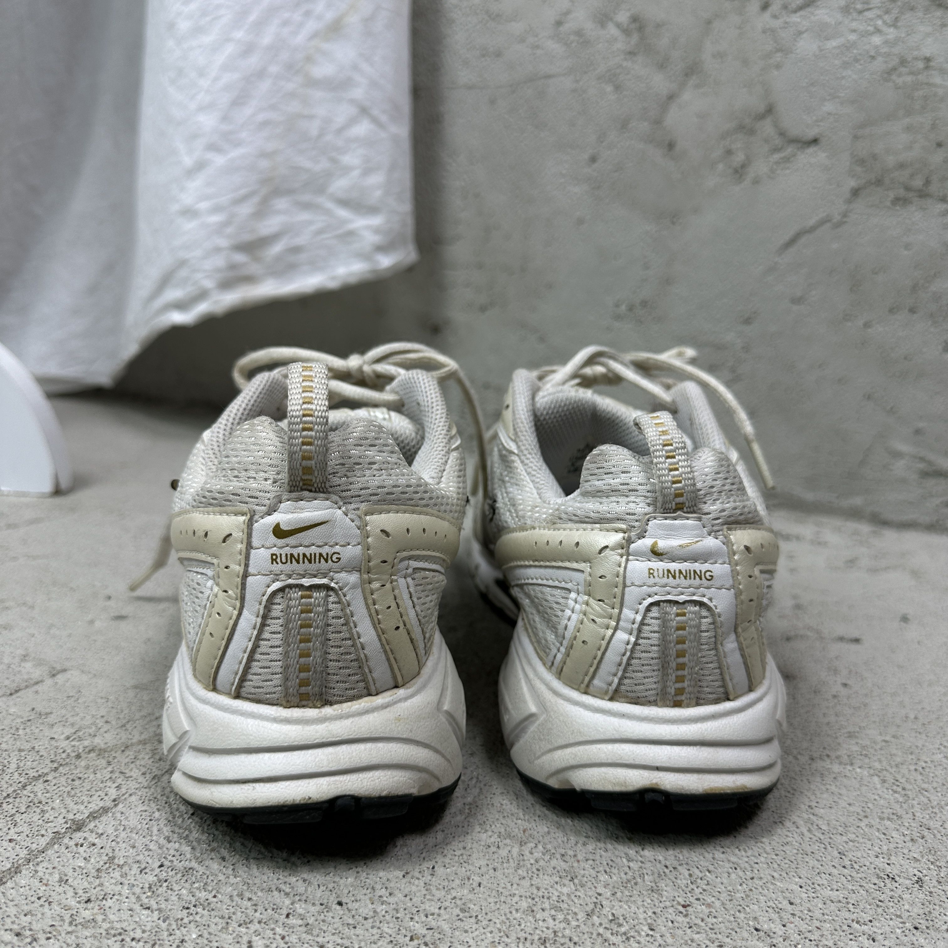 Nike Vintage Sporty Streetwear Nike Chunky 00s Sneakers Size US 7.5 / EU 40-41 - 7 Thumbnail