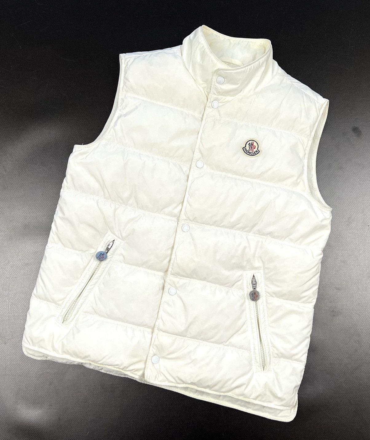 Moncler Auth Women’s Moncler White Casual Puffer Vest - 164cm - Xs/S Size XS / US 0-2 / IT 36-38 - 4 Thumbnail
