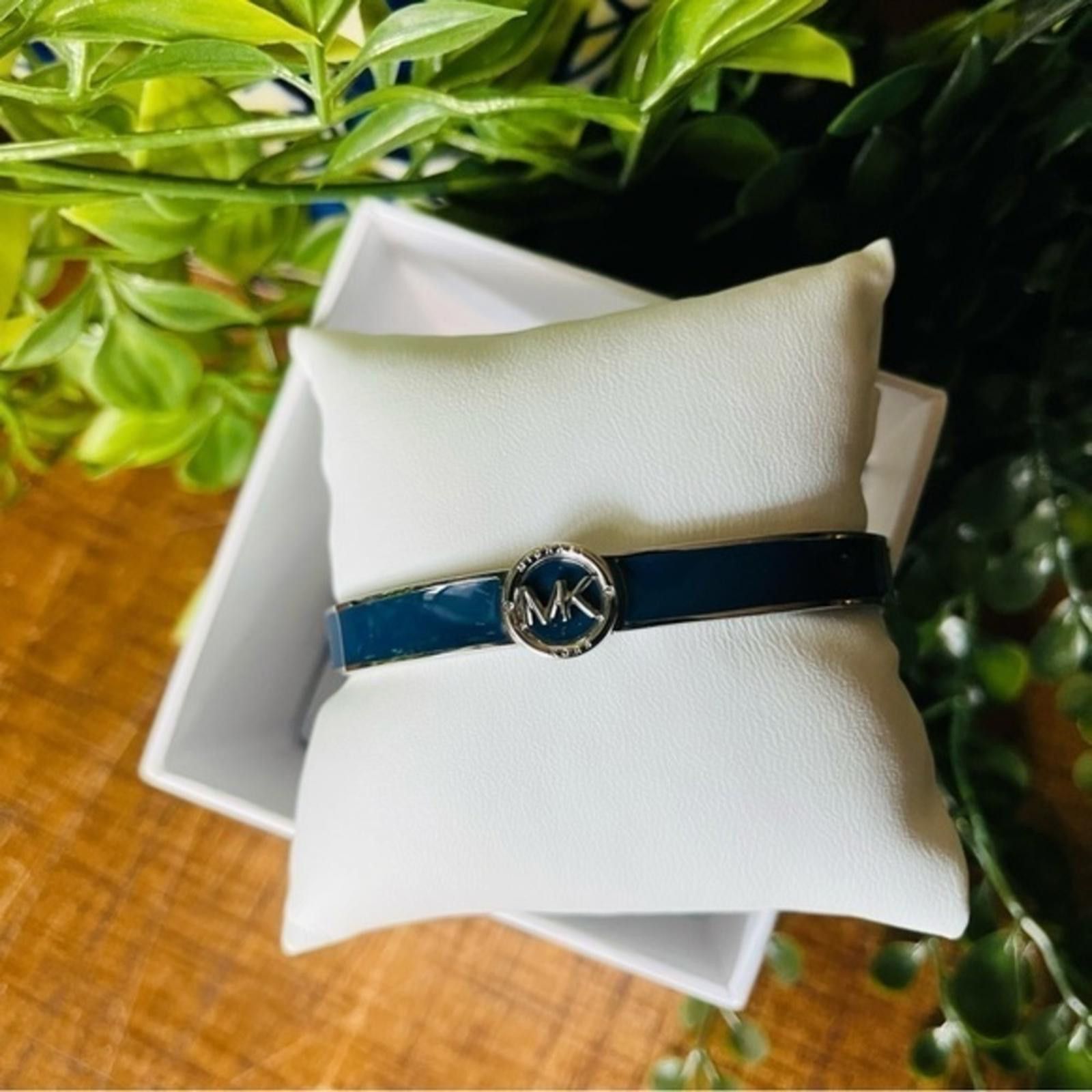 Michael Kors Michael Kors Silver And Blue Enamel Bracelet Size ONE SIZE - 3 Thumbnail